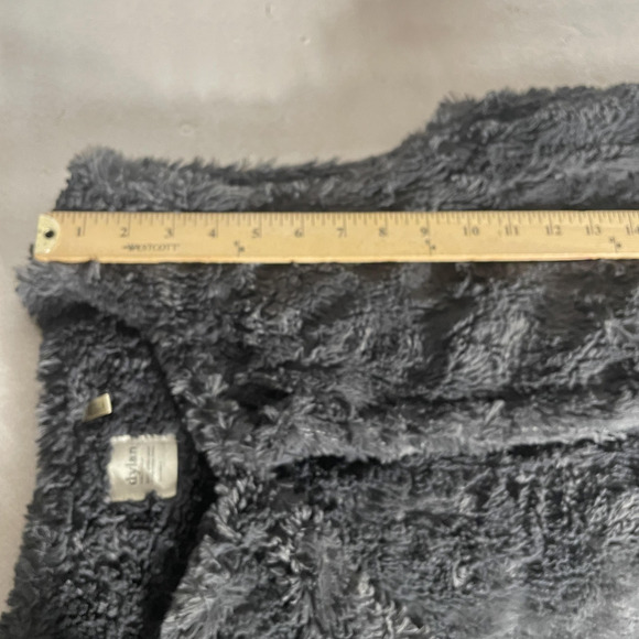 dylan True Grit Vest Women Medium Gray Faux Fur Sherpa Hook Closure Sleeveless - Picture 7 of 10